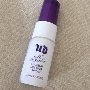Urban Decay makeup setting spray